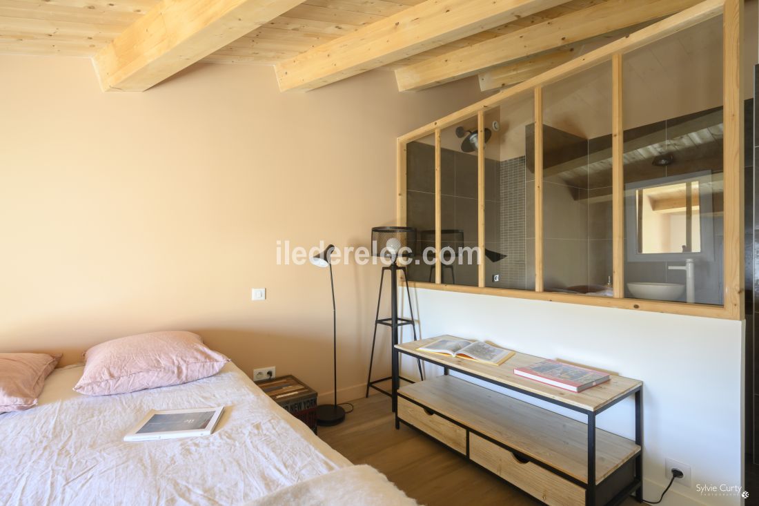 Photo 35 : CHAMBRE d'une maison situ&eacute;e &agrave; Le Bois-Plage-en-R&eacute;, &icirc;le de R&eacute;.