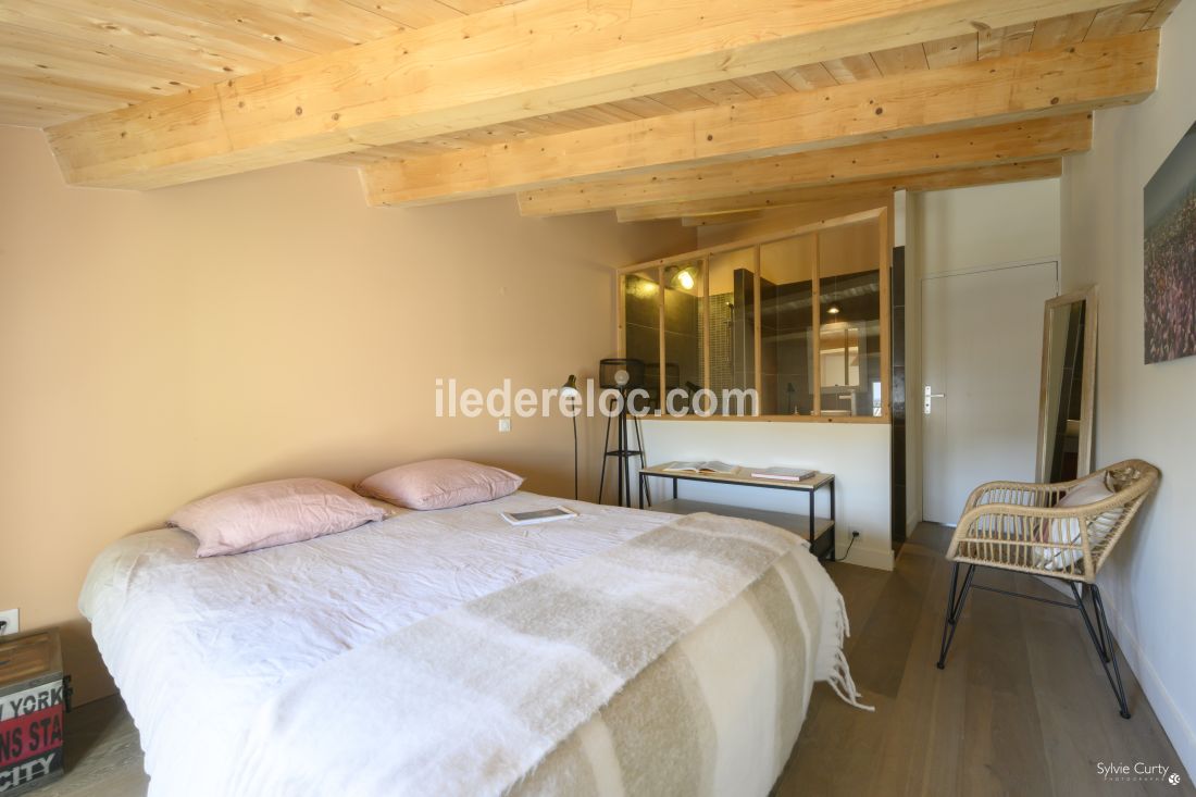 Photo 38 : CHAMBRE d'une maison situ&eacute;e &agrave; Le Bois-Plage-en-R&eacute;, &icirc;le de R&eacute;.