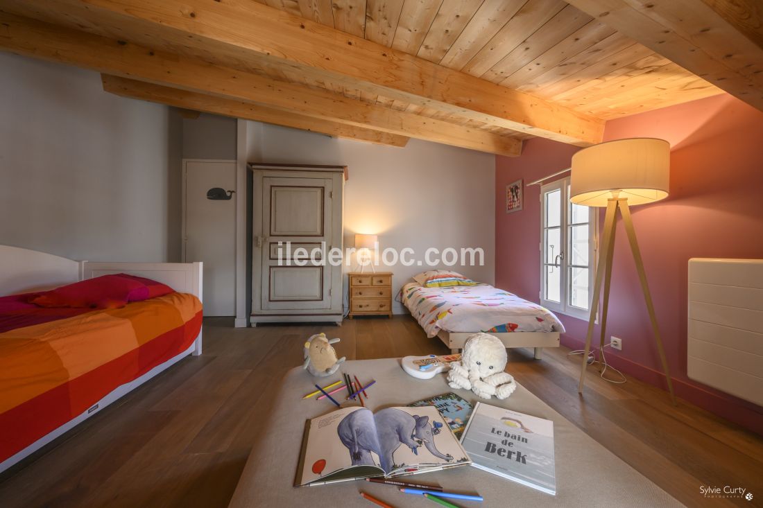 Photo 40 : CHAMBRE d'une maison situ&eacute;e &agrave; Le Bois-Plage-en-R&eacute;, &icirc;le de R&eacute;.