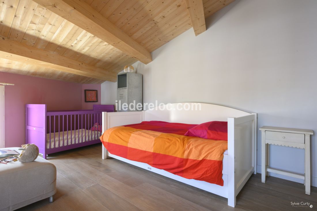 Photo 42 : CHAMBRE d'une maison situ&eacute;e &agrave; Le Bois-Plage-en-R&eacute;, &icirc;le de R&eacute;.