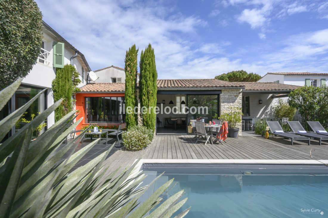 Photo 9 : PISCINE d'une maison situ&eacute;e &agrave; Le Bois-Plage-en-R&eacute;, &icirc;le de R&eacute;.