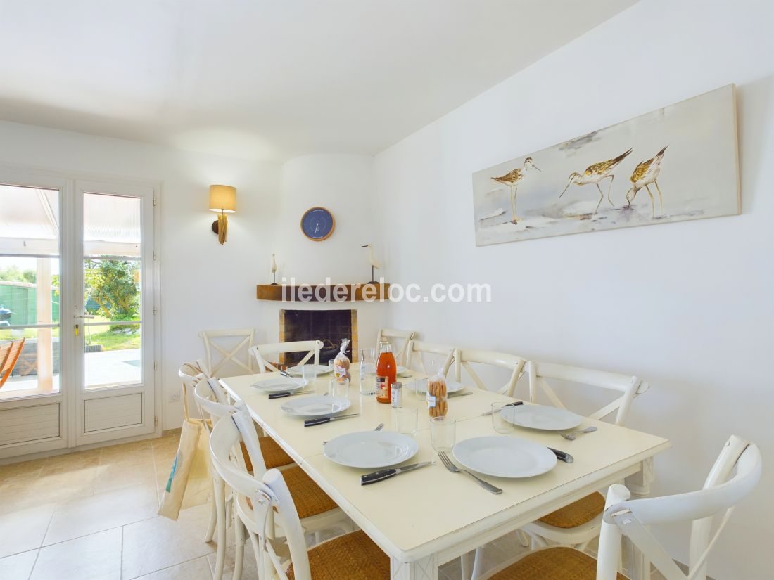 Photo 6 : SEJOUR d'une maison situ&eacute;e &agrave; Saint-Cl&eacute;ment-des-Baleines, &icirc;le de R&eacute;.