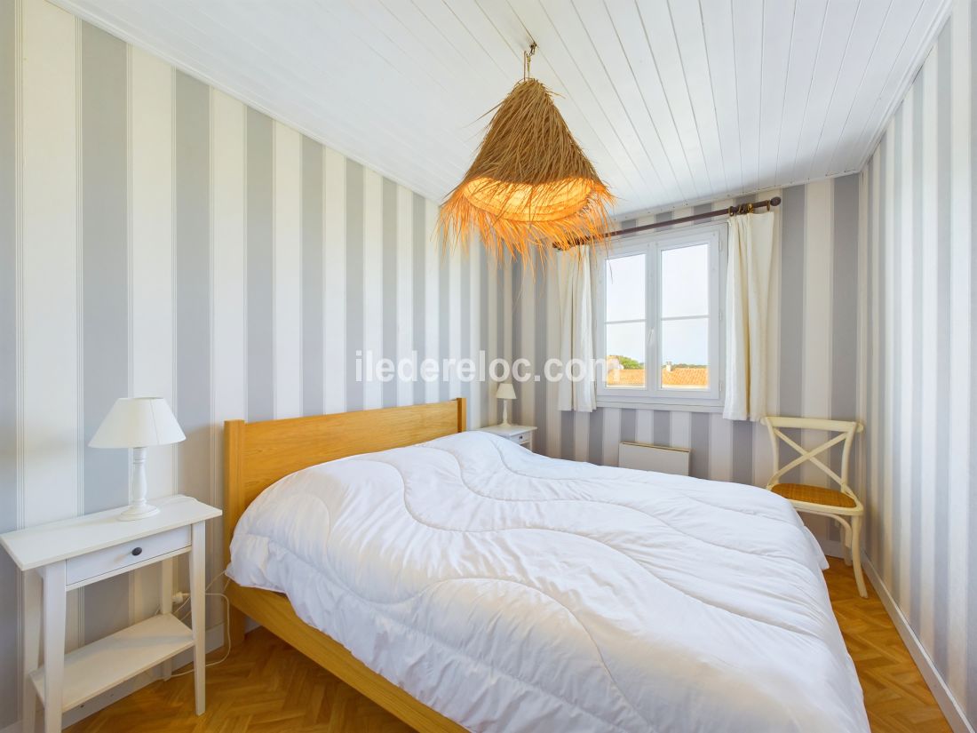 Photo 9 : CHAMBRE d'une maison situ&eacute;e &agrave; Saint-Cl&eacute;ment-des-Baleines, &icirc;le de R&eacute;.