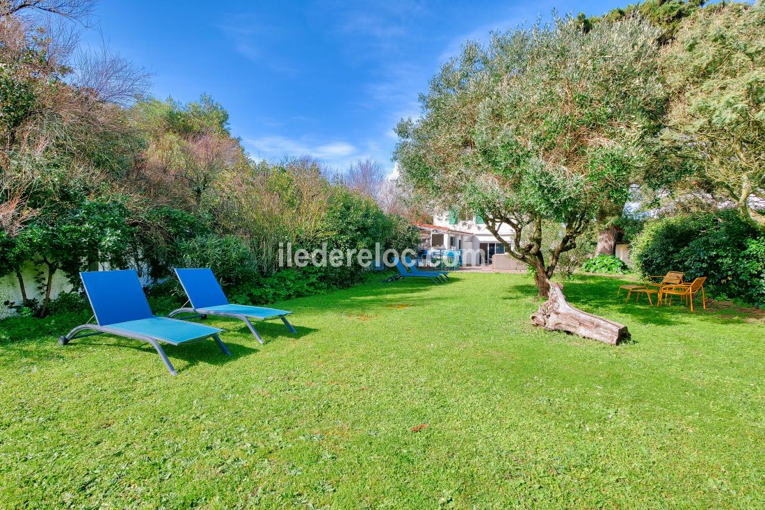 Photo 16 : JARDIN d'une maison situ&eacute;e &agrave; Ars en R&eacute;, &icirc;le de R&eacute;.