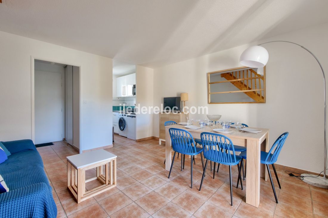 Photo 4 : SEJOUR d'une maison situ&eacute;e &agrave; Ars en R&eacute;, &icirc;le de R&eacute;.