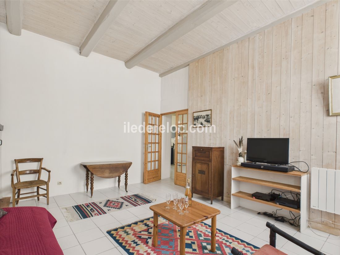 Photo 6 : SEJOUR d'une maison situ&eacute;e &agrave; Le Bois-Plage-en-R&eacute;, &icirc;le de R&eacute;.