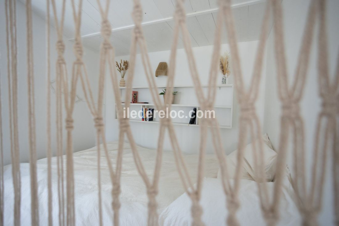 Photo 8 : CHAMBRE d'une maison situ&eacute;e &agrave; Loix, &icirc;le de R&eacute;.