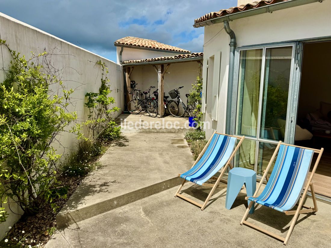 Photo 8 : PATIO d'une maison situ&eacute;e &agrave; Ars en R&eacute;, &icirc;le de R&eacute;.