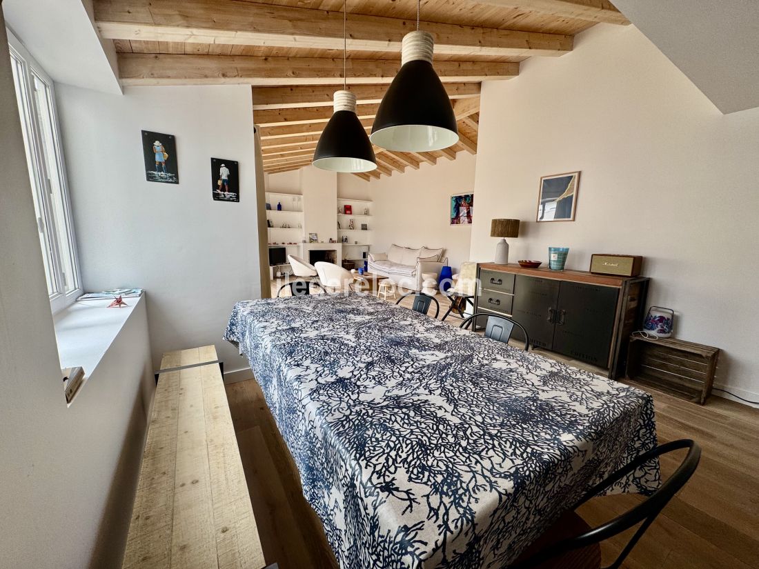 Photo 4 : SEJOUR d'une maison situ&eacute;e &agrave; Ars en R&eacute;, &icirc;le de R&eacute;.