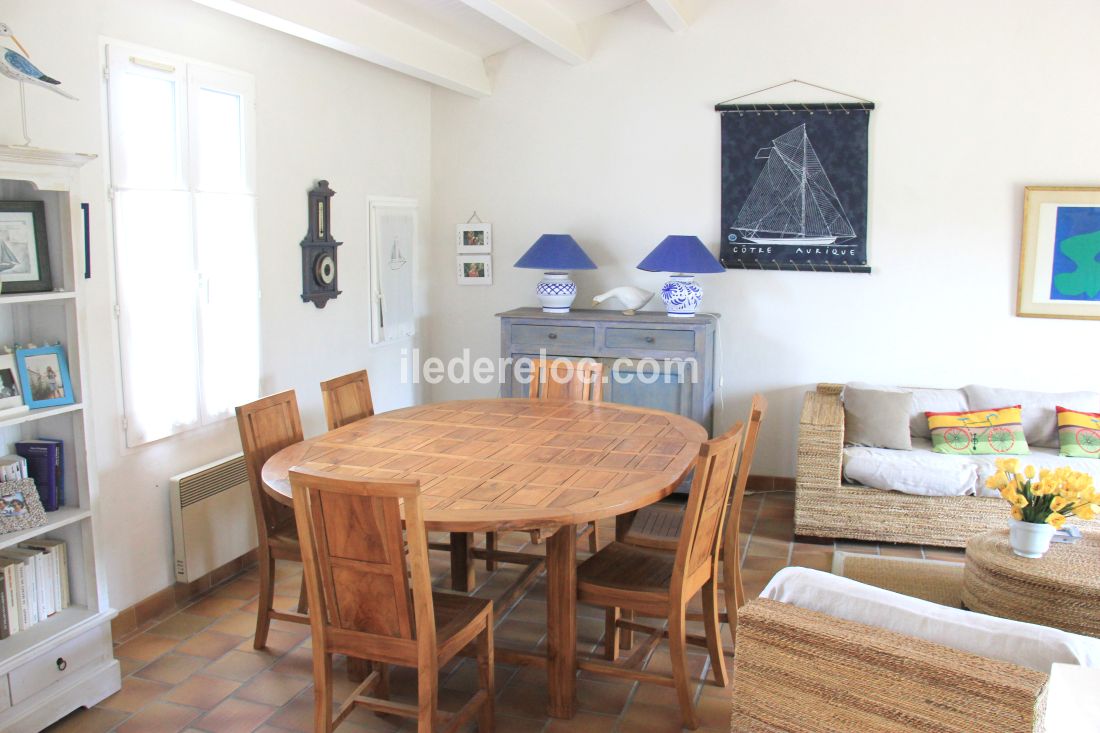Photo 8 : NC d'une maison situ&eacute;e &agrave; Ars en R&eacute;, &icirc;le de R&eacute;.