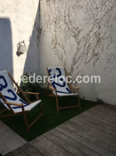 Photo 13 : TERRASSE d'une maison situ&eacute;e &agrave; La Flotte-en-R&eacute;, &icirc;le de R&eacute;.