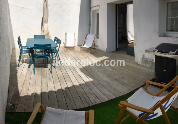 Photo 16 : TERRASSE d'une maison situ&eacute;e &agrave; La Flotte-en-R&eacute;, &icirc;le de R&eacute;.
