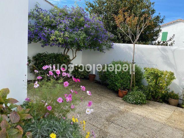 Photo 9 : TERRASSE d'une maison situ&eacute;e &agrave; La Couarde-sur-mer, &icirc;le de R&eacute;.