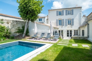 Ile de Ré:Villa ornéa, une adresse au cœur de saint-martin-de-ré et sa piscine