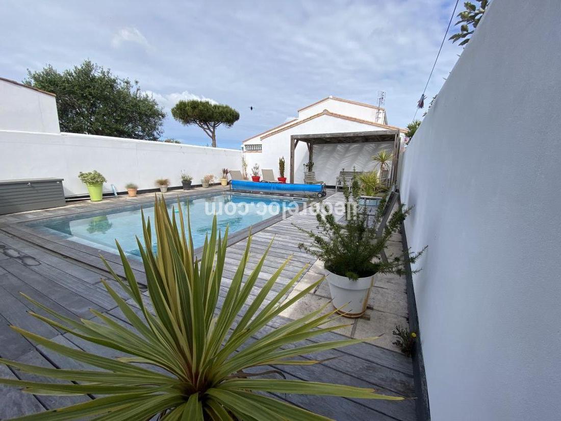 Photo 12 : PISCINE d'une maison situ&eacute;e &agrave; Rivedoux-Plage, &icirc;le de R&eacute;.
