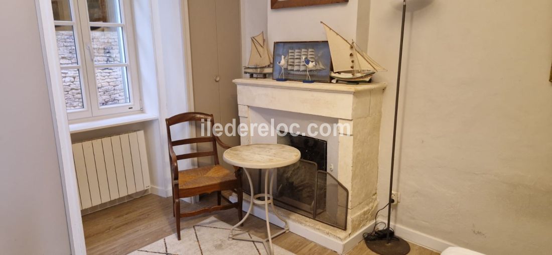 Photo 7 : CHAMBRE d'une maison situ&eacute;e &agrave; Les Portes-en-R&eacute;, &icirc;le de R&eacute;.