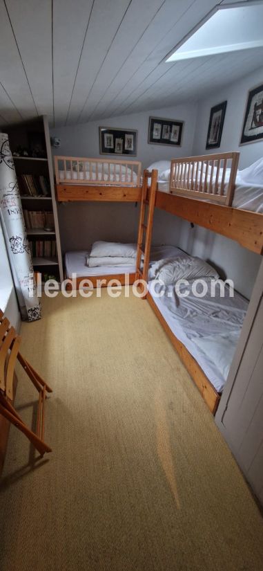 Photo 10 : CHAMBRE d'une maison situ&eacute;e &agrave; Les Portes-en-R&eacute;, &icirc;le de R&eacute;.