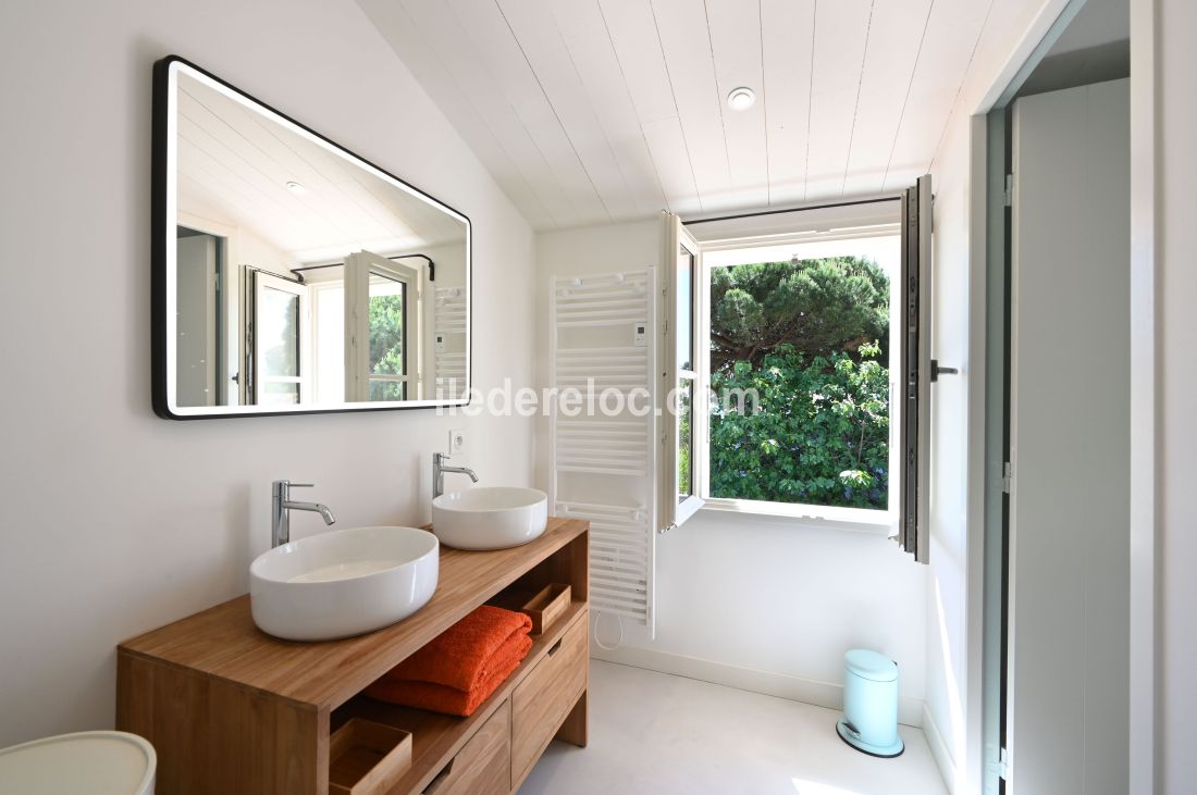 Photo 8 : NC d'une maison situ&eacute;e &agrave; Ars en R&eacute;, &icirc;le de R&eacute;.