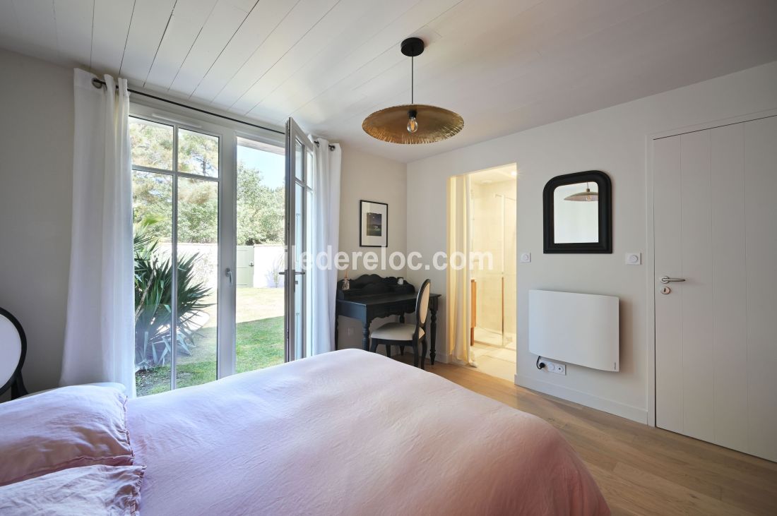 Photo 11 : NC d'une maison situ&eacute;e &agrave; Ars en R&eacute;, &icirc;le de R&eacute;.