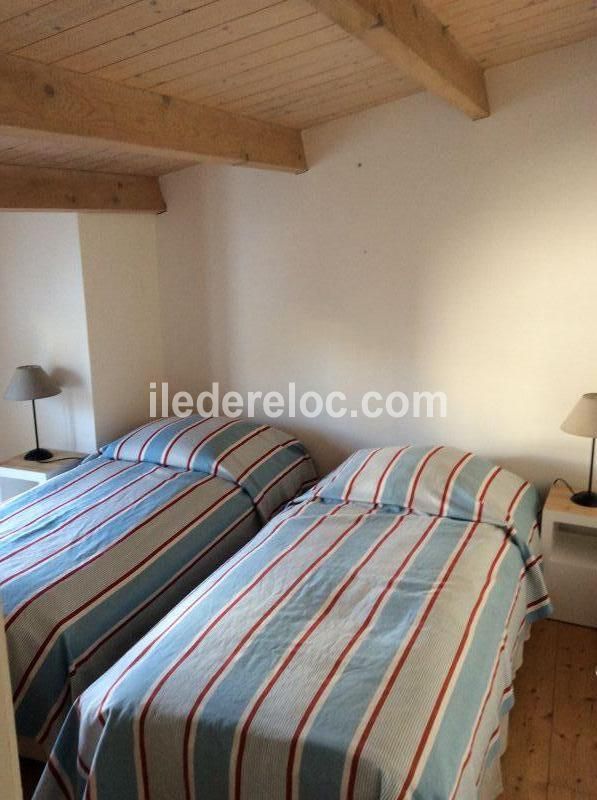 Photo 14 : CHAMBRE d'une maison situ&eacute;e &agrave; Les Portes-en-R&eacute;, &icirc;le de R&eacute;.
