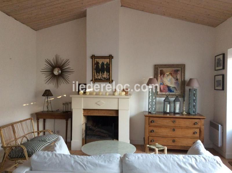 Photo 8 : SEJOUR d'une maison situ&eacute;e &agrave; Les Portes-en-R&eacute;, &icirc;le de R&eacute;.