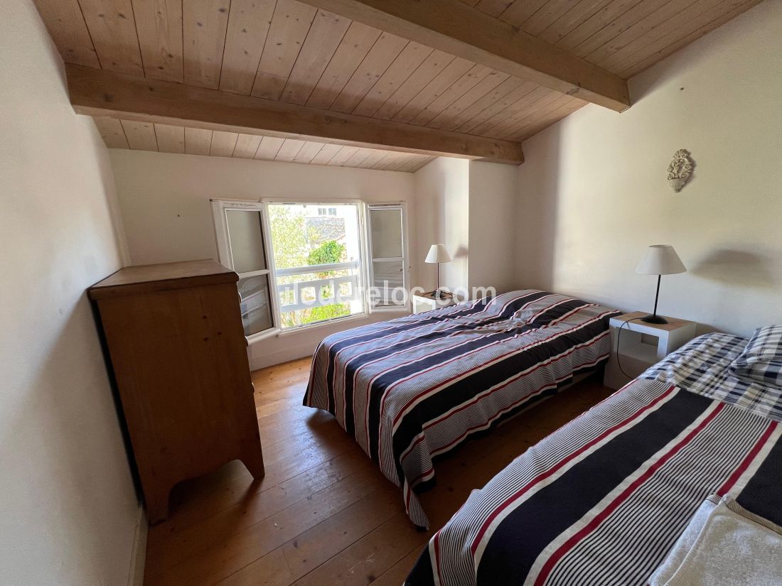 Photo 15 : CHAMBRE d'une maison situ&eacute;e &agrave; Les Portes-en-R&eacute;, &icirc;le de R&eacute;.