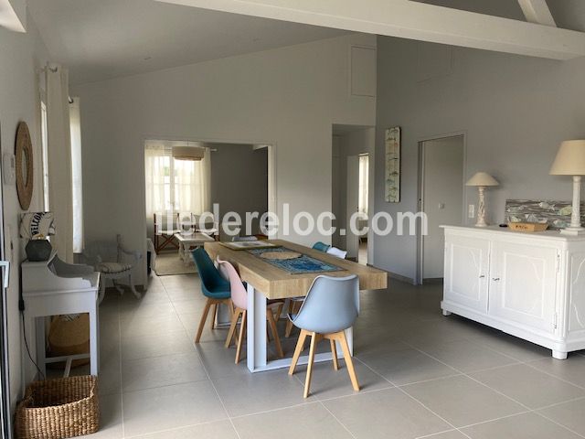 Photo 7 : SEJOUR d'une maison situ&eacute;e &agrave; Saint-Martin-de-R&eacute;, &icirc;le de R&eacute;.
