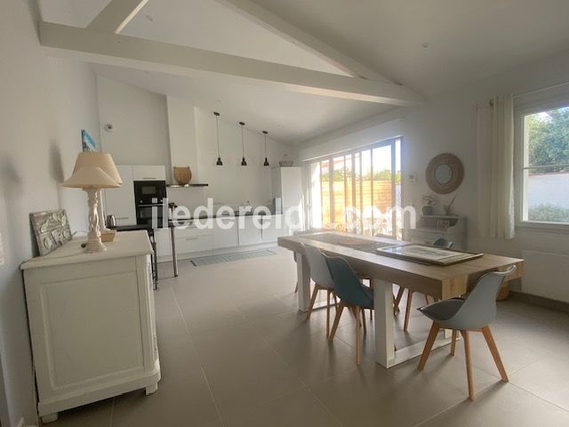 Photo 13 : SEJOUR d'une maison situ&eacute;e &agrave; Saint-Martin-de-R&eacute;, &icirc;le de R&eacute;.
