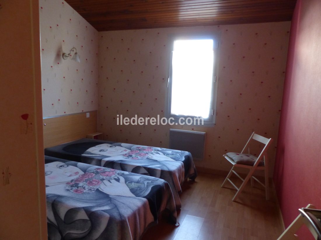 Photo 14 : CHAMBRE d'une maison situ&eacute;e &agrave; La Flotte-en-R&eacute;, &icirc;le de R&eacute;.