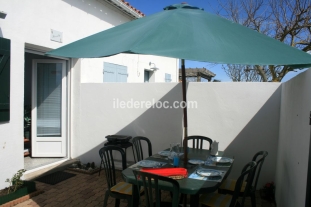 Ile de Ré:Maisonnette 2 chambres à deux pas de la grande plage de la conche
