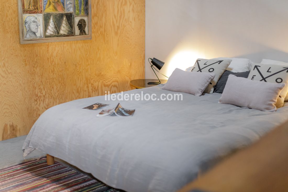 Photo 23 : CHAMBRE d'une maison situ&eacute;e &agrave; Le Bois-Plage-en-R&eacute;, &icirc;le de R&eacute;.