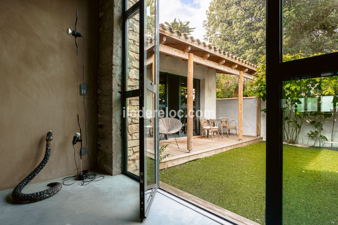 Photo 4 : EXTERIEUR d'une maison situ&eacute;e &agrave; Le Bois-Plage-en-R&eacute;, &icirc;le de R&eacute;.