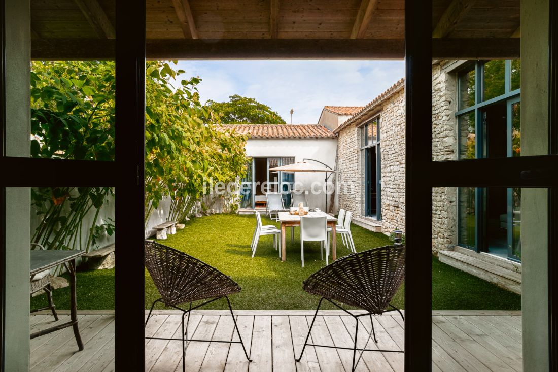 Photo 7 : EXTERIEUR d'une maison situ&eacute;e &agrave; Le Bois-Plage-en-R&eacute;, &icirc;le de R&eacute;.