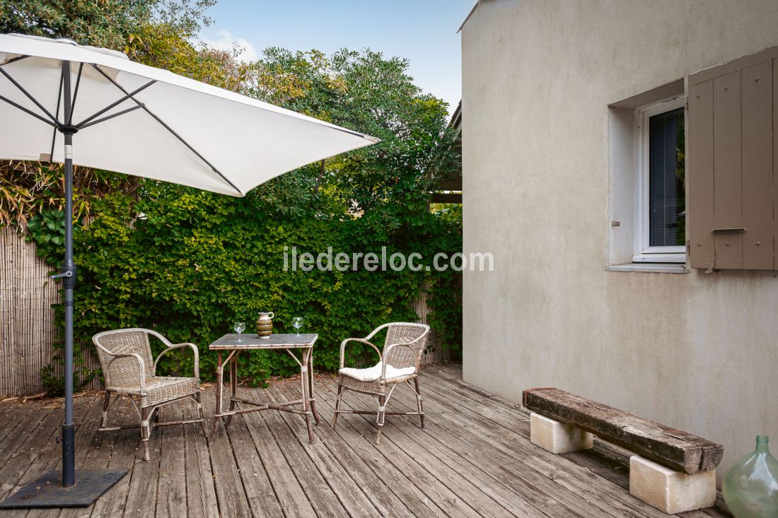 Photo 8 : TERRASSE d'une maison situ&eacute;e &agrave; Le Bois-Plage-en-R&eacute;, &icirc;le de R&eacute;.