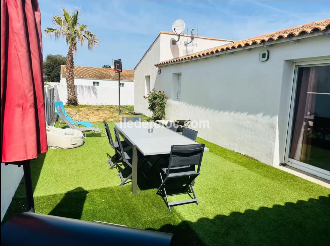 Photo 8 : TERRASSE d'une maison situ&eacute;e &agrave; Loix, &icirc;le de R&eacute;.
