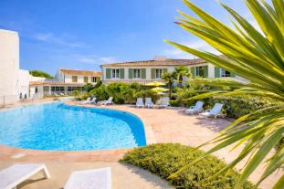 Ile de R&eacute;:Appartement avec piscine commune et parking