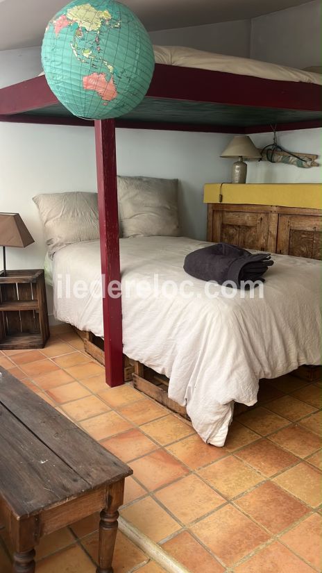 Photo 6 : CHAMBRE d'une maison situ&eacute;e &agrave; La Couarde-sur-mer, &icirc;le de R&eacute;.