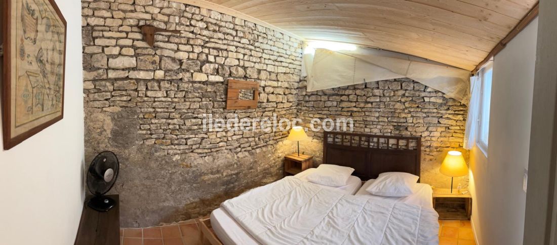 Photo 8 : CHAMBRE d'une maison situ&eacute;e &agrave; La Couarde-sur-mer, &icirc;le de R&eacute;.