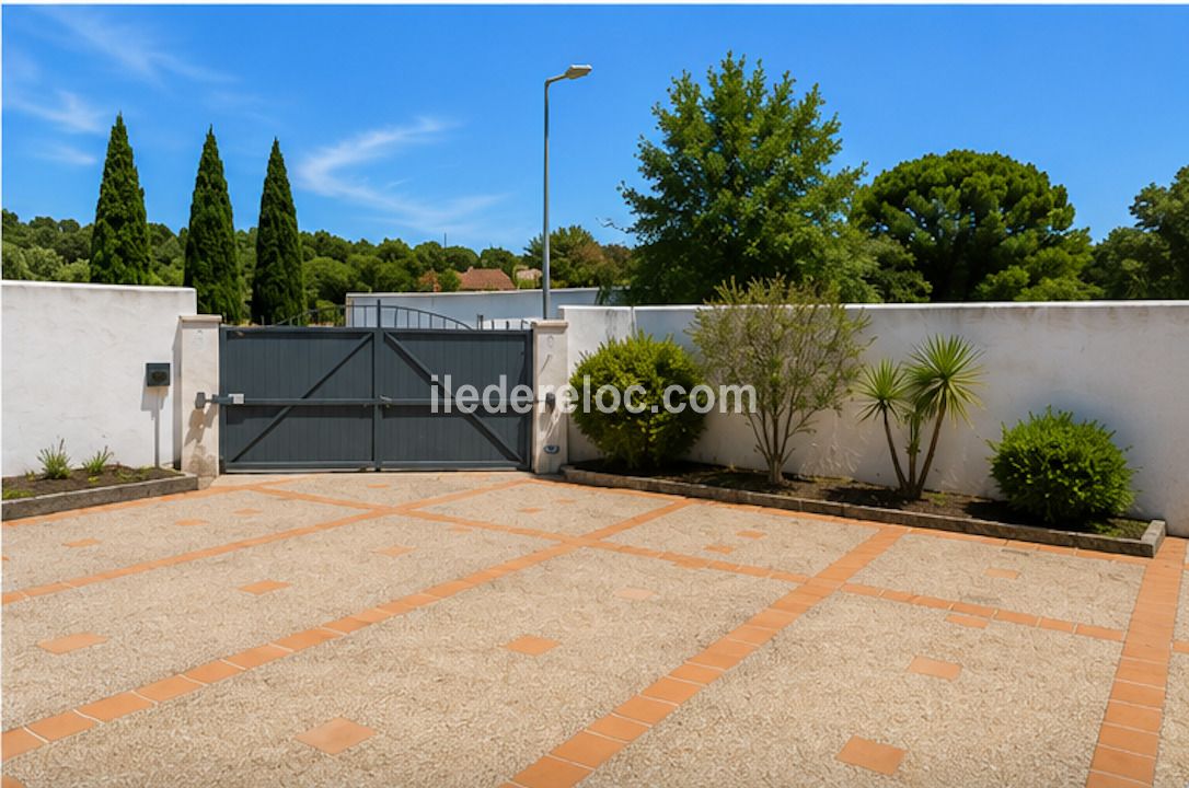 Photo 25 : EXTERIEUR d'une maison situ&eacute;e &agrave; Rivedoux-Plage, &icirc;le de R&eacute;.
