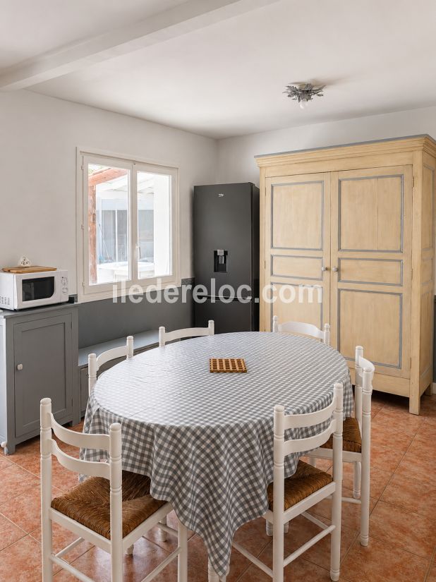 Photo 22 : CUISINE d'une maison situ&eacute;e &agrave; Rivedoux-Plage, &icirc;le de R&eacute;.
