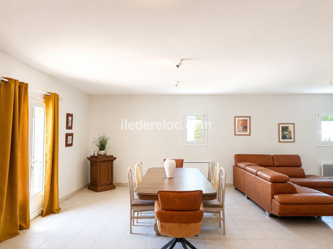 Photo 7 : SEJOUR d'une maison situ&eacute;e &agrave; Rivedoux-Plage, &icirc;le de R&eacute;.