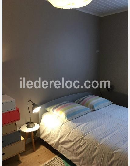 Photo 6 : CHAMBRE d'une maison situ&eacute;e &agrave; Rivedoux-Plage, &icirc;le de R&eacute;.