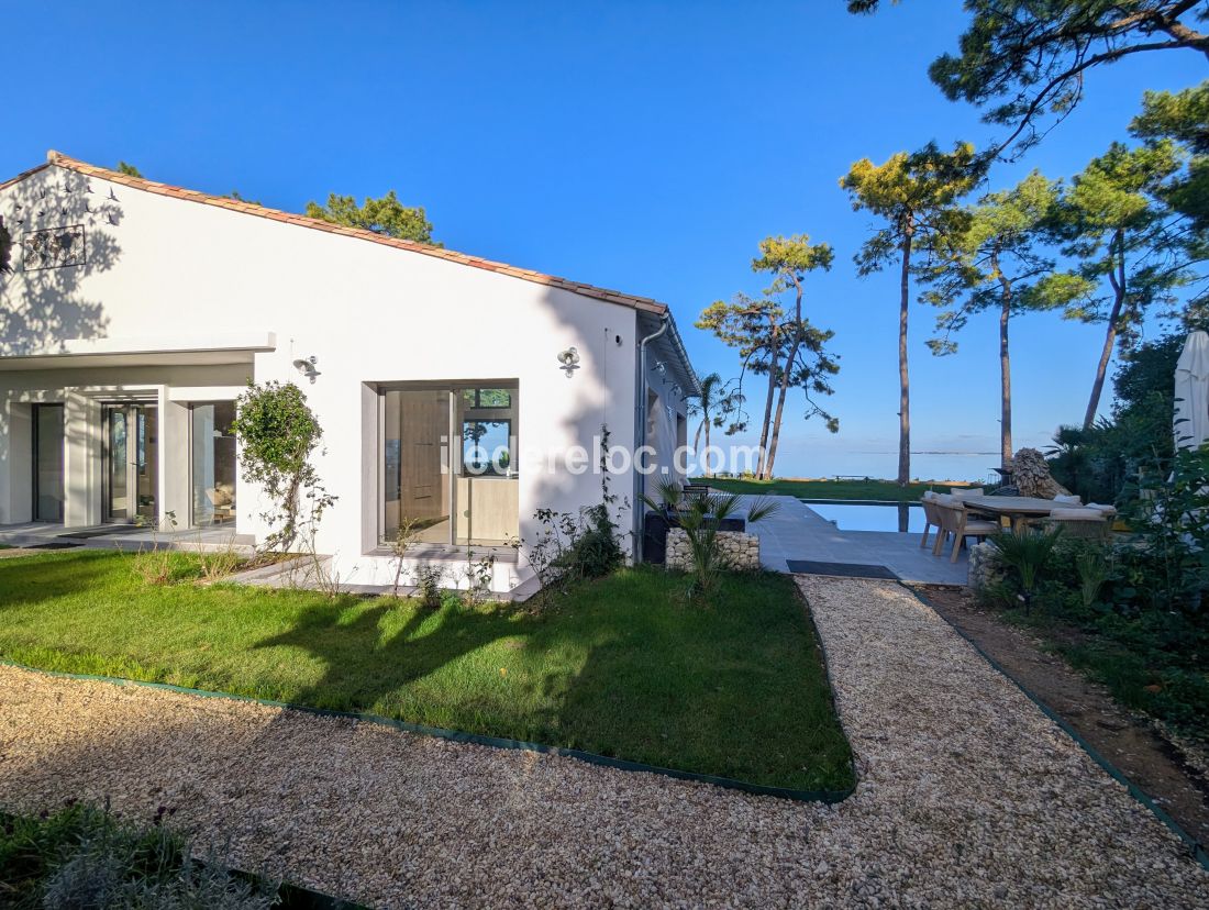 Photo 4 : NC d'une maison situ&eacute;e &agrave; Rivedoux-Plage, &icirc;le de R&eacute;.