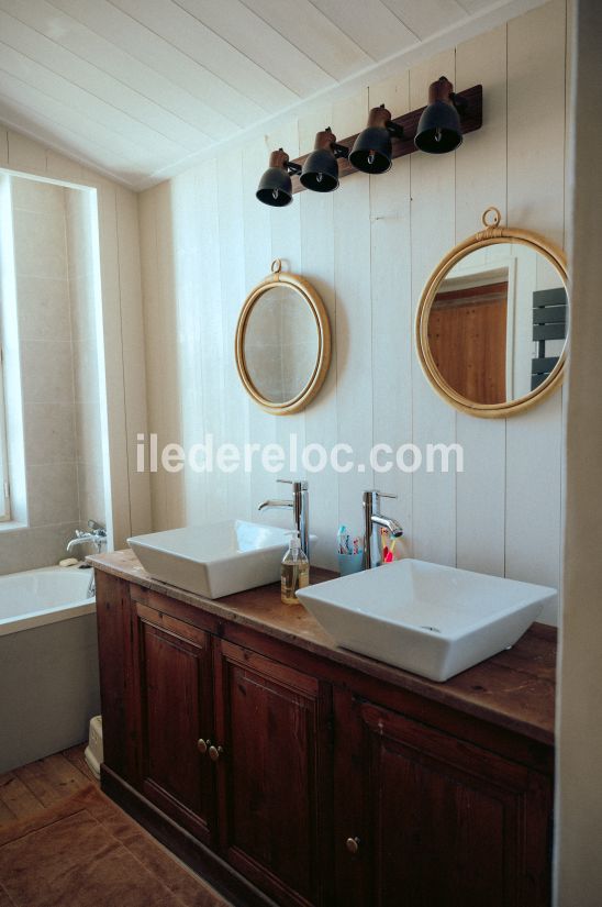 Photo 5 : NC d'une maison situ&eacute;e &agrave; Loix, &icirc;le de R&eacute;.