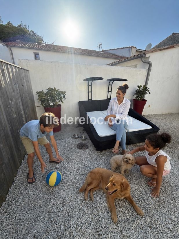Photo 6 : JARDIN d'une maison situ&eacute;e &agrave; Rivedoux-Plage, &icirc;le de R&eacute;.