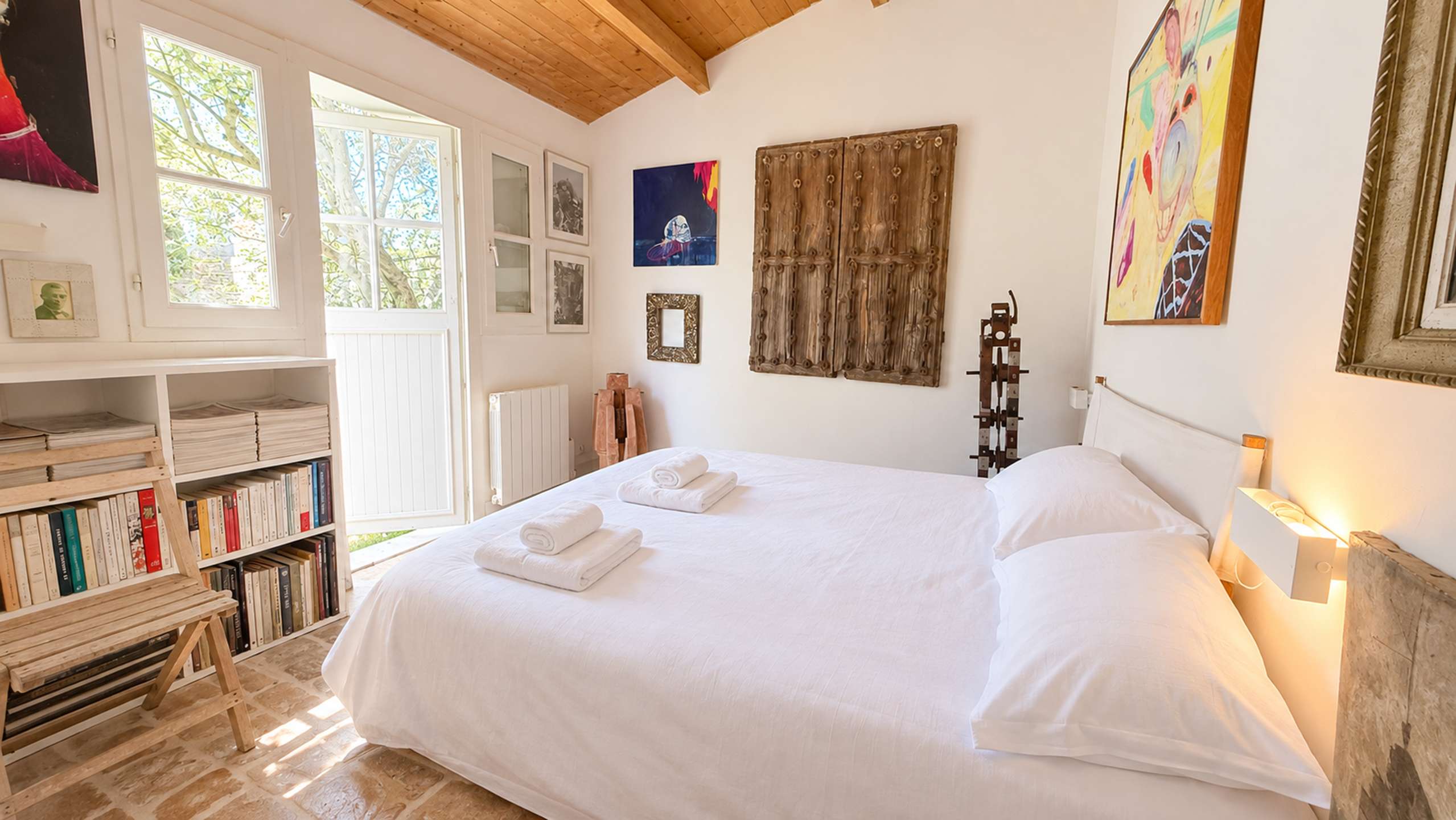 Photo 9 :  d'une maison situ&eacute;e &agrave; Ars en R&eacute;, &icirc;le de R&eacute;.