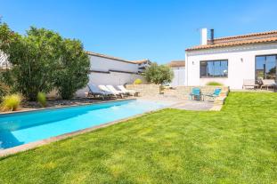 Ile de R&eacute;:Superbe villa d’architecte au coeur des brardes
