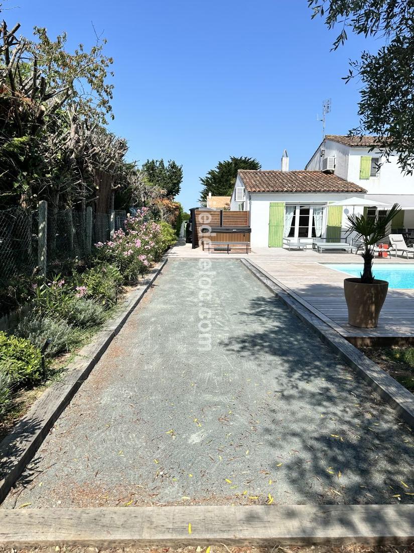 Photo 5 : NC d'une maison situ&eacute;e &agrave; Ars en R&eacute;, &icirc;le de R&eacute;.