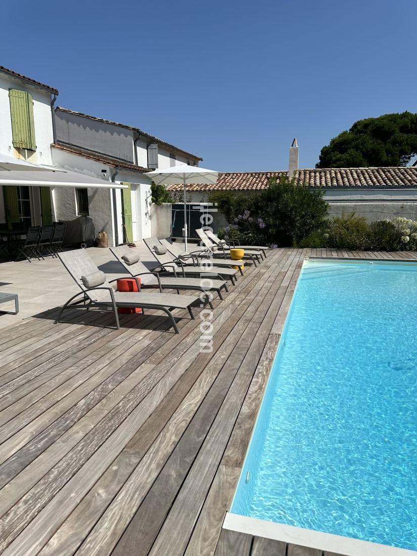 Photo 4 : TERRASSE d'une maison situ&eacute;e &agrave; Ars en R&eacute;, &icirc;le de R&eacute;.