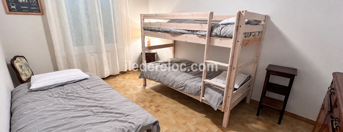 Photo 5 : CHAMBRE d'une maison situ&eacute;e &agrave; La Couarde-sur-mer, &icirc;le de R&eacute;.